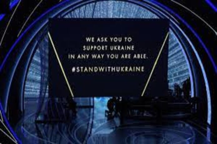 At 94th Academy Awards, Hollywood&nbsp;Stars Honored Ukraine