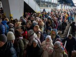Lviv Mayor: City Is Struggling To Help 200,000 Displaced Ukrainians