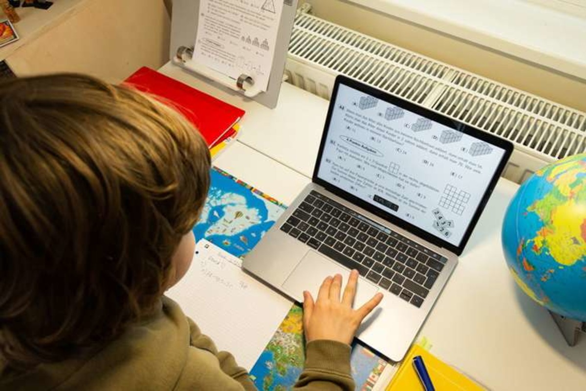 Online Schooling Will Resume In Kyiv From Monday